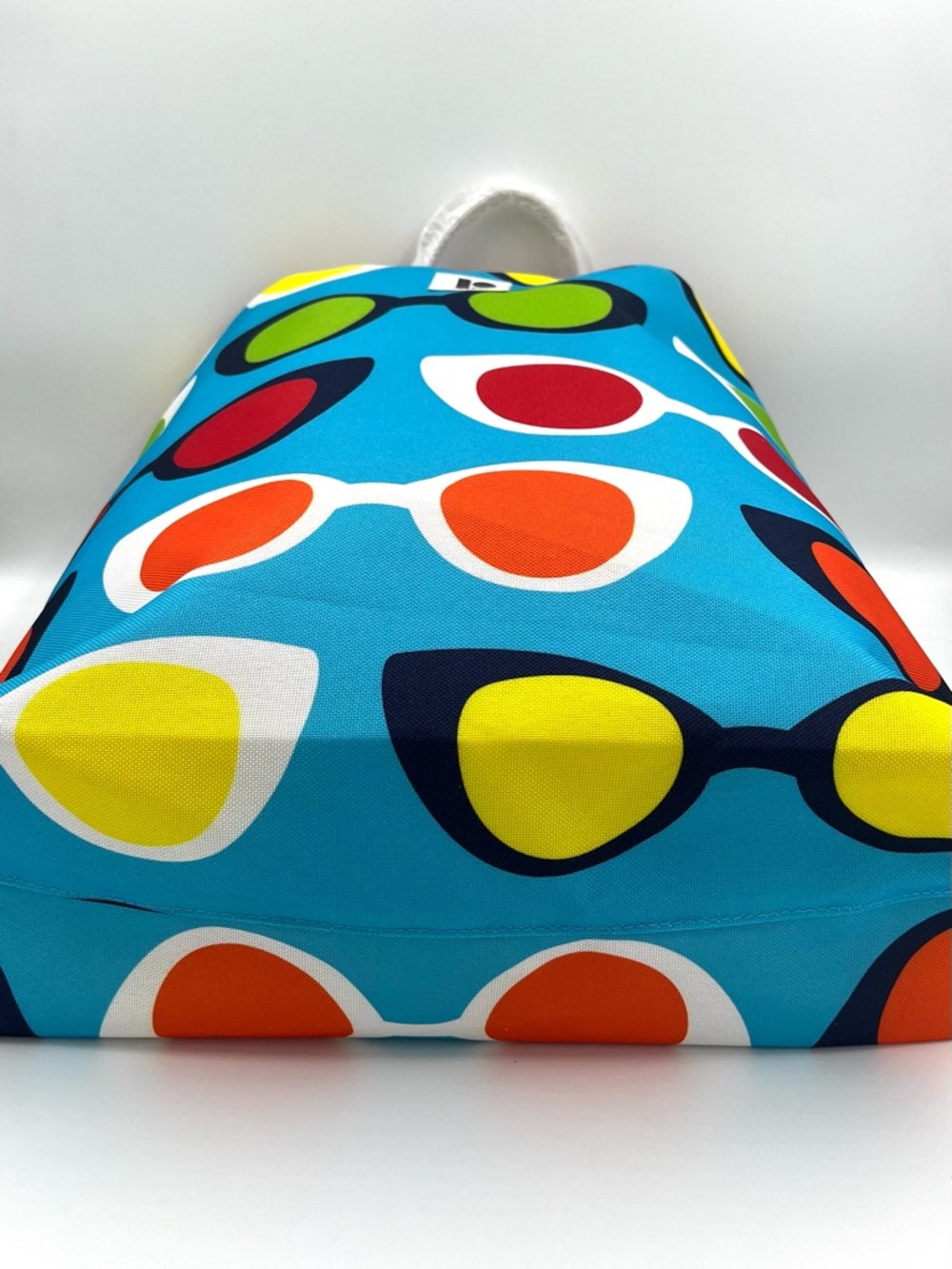 Estée Lauder Lisa Perry Blue Sunglasses Print Tote with Multicolor Accents - Picture 5 of 7